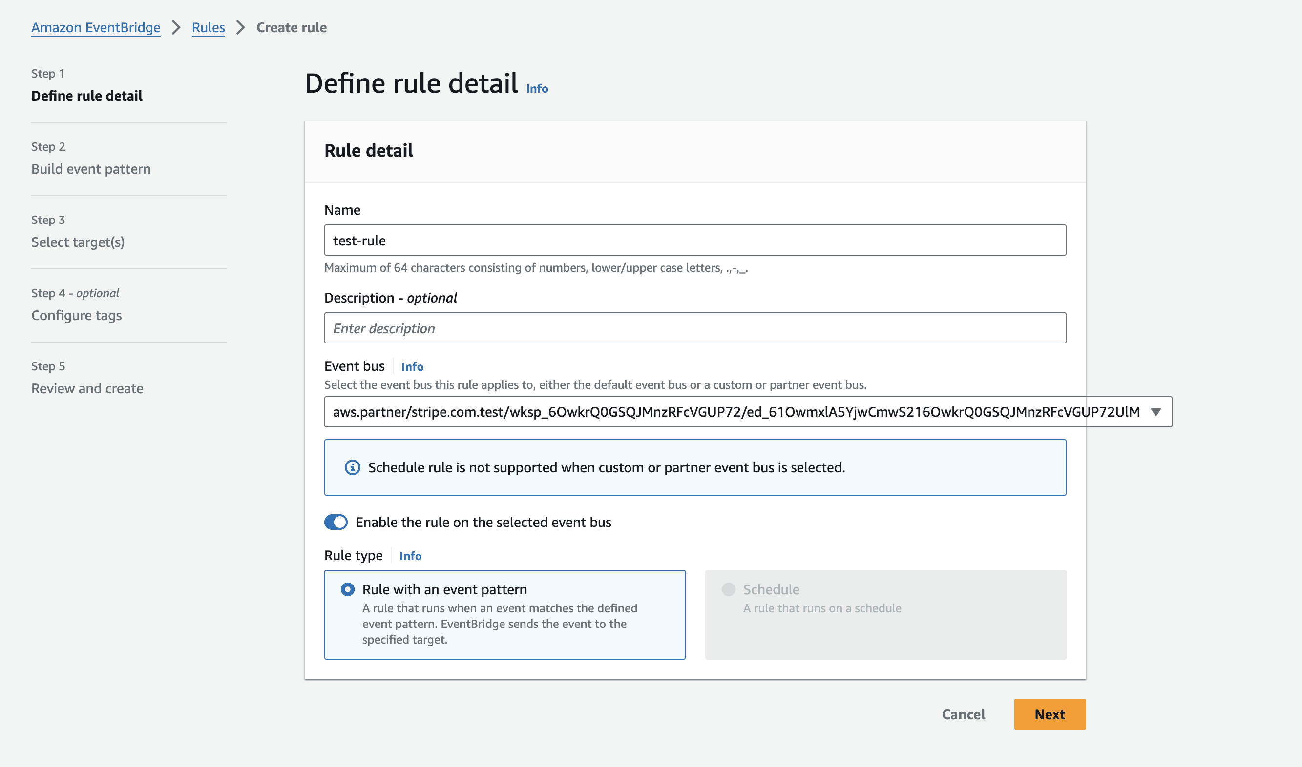 Indiquer le nom et la description d'une règle